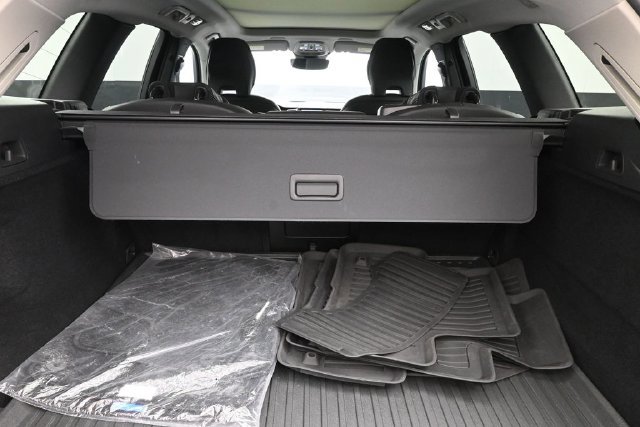 Used 2024 Volvo XC60 B5 Plus w/ Protection Package Premier AWD/4WD image 29