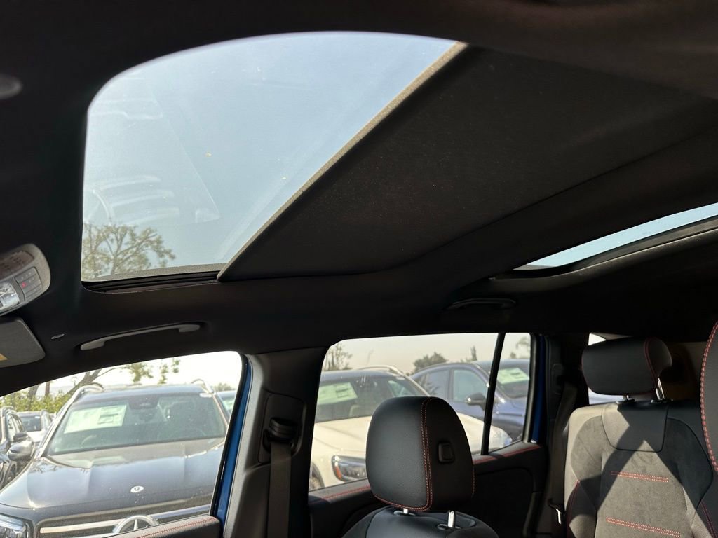 Used 2024 Mercedes-Benz GLB 250 image 17