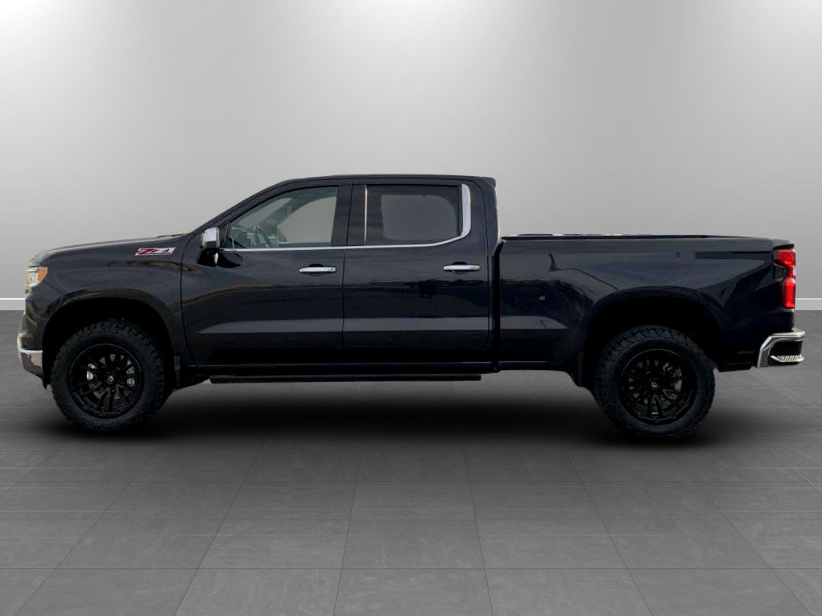Used 2022 Chevrolet Silverado 1500 LTZ w/ LTZ Premium Package AWD/4WD image 4