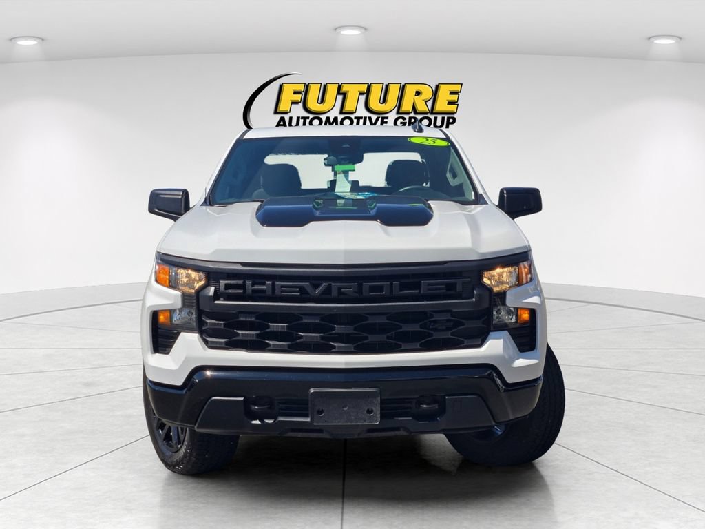 Used 2025 Chevrolet Silverado 1500 Custom Trail Boss w/ Turbomax Blackout Package AWD/4WD image 2