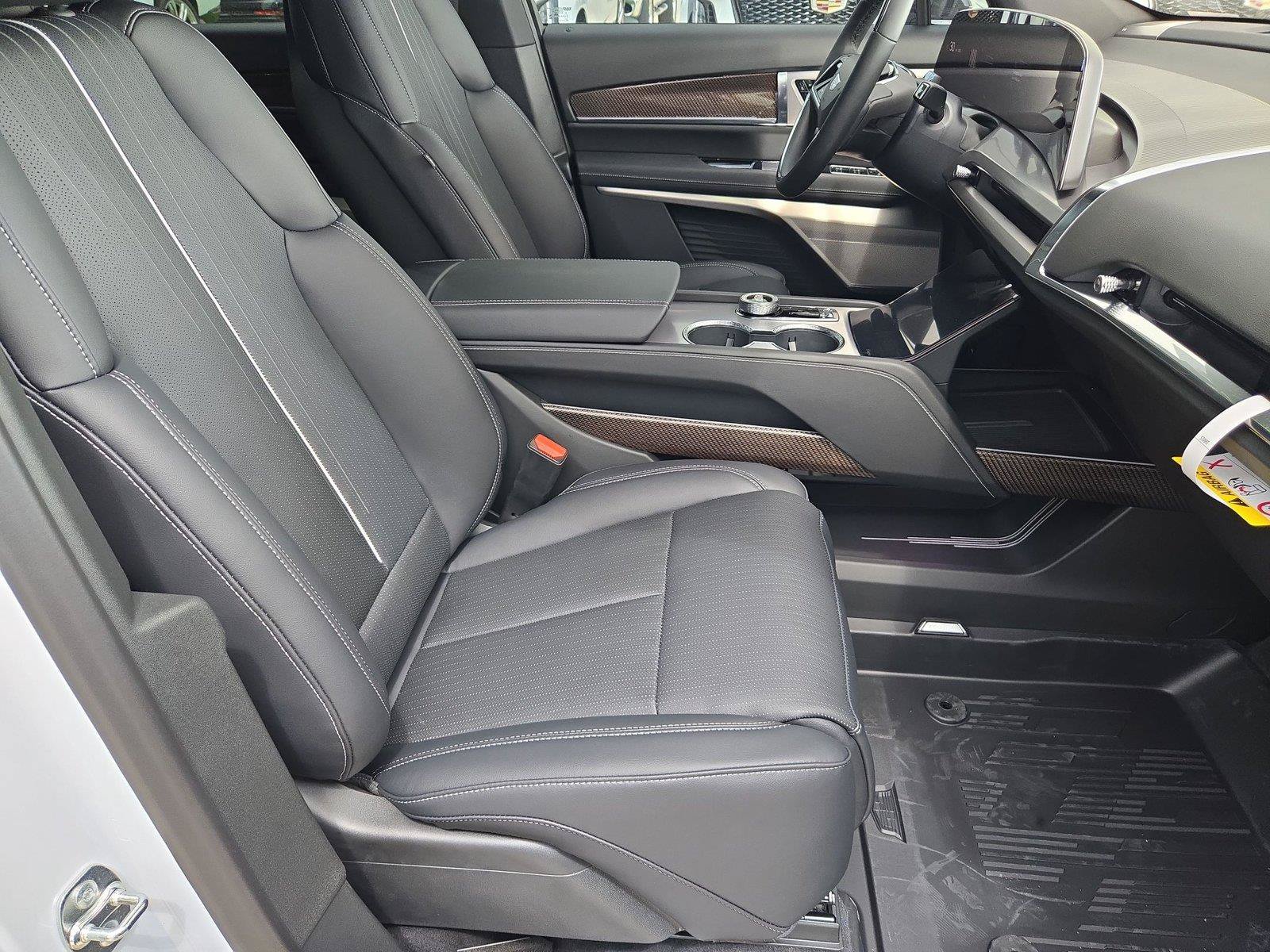 New 2027 Cadillac Vistiq Sport w/ LPO, Floor Liner Package AWD/4WD image 28