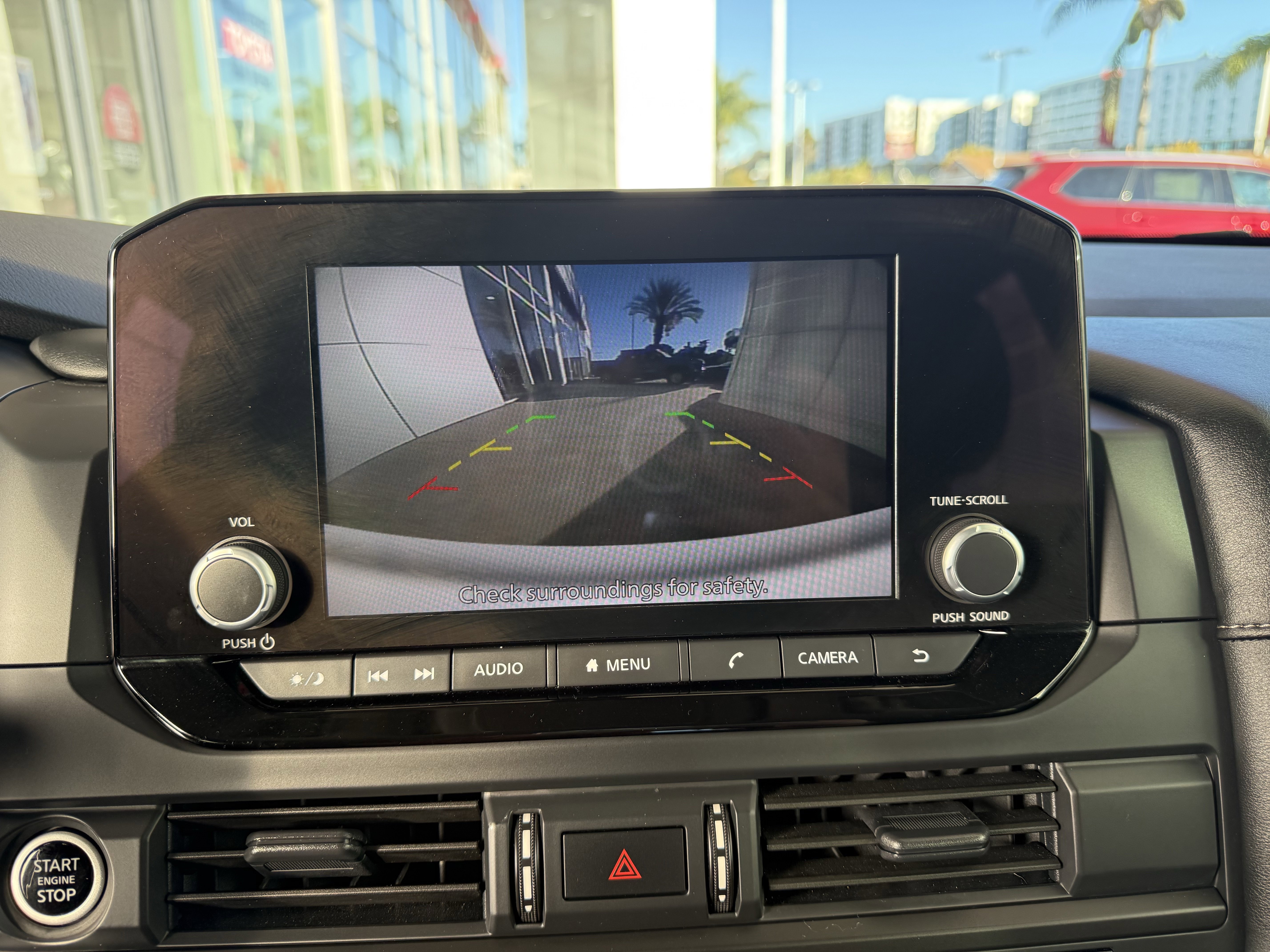 Used 2024 Nissan Pathfinder S image 19