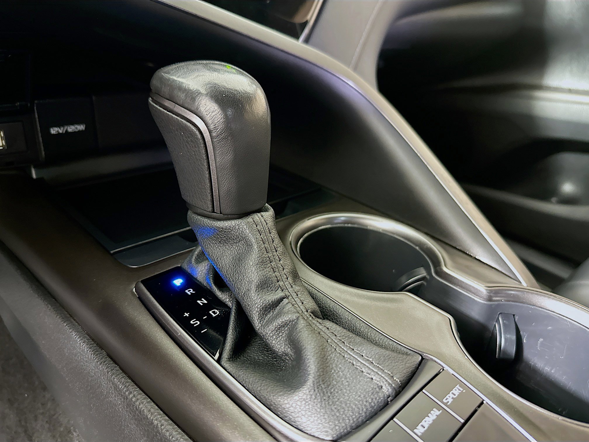 Used 2022 Toyota Camry SE image 20