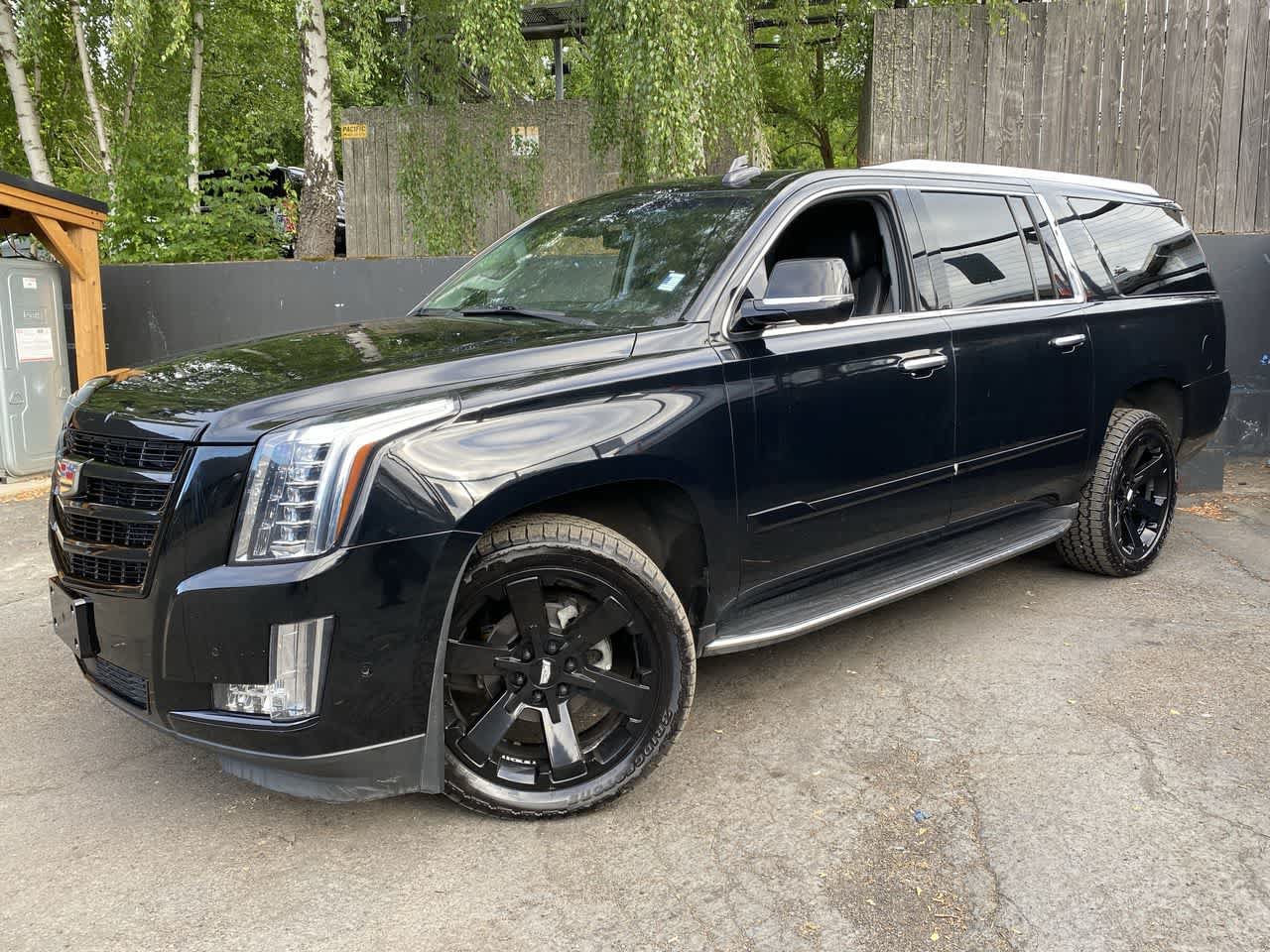 Used 2019 Cadillac Escalade ESV Luxury AWD/4WD video 1