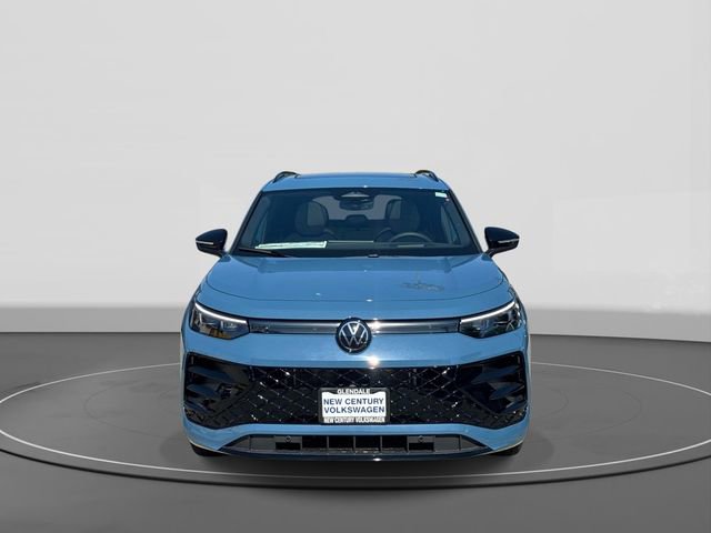 New 2026 Volkswagen Tiguan SE R-Line FWD image 2