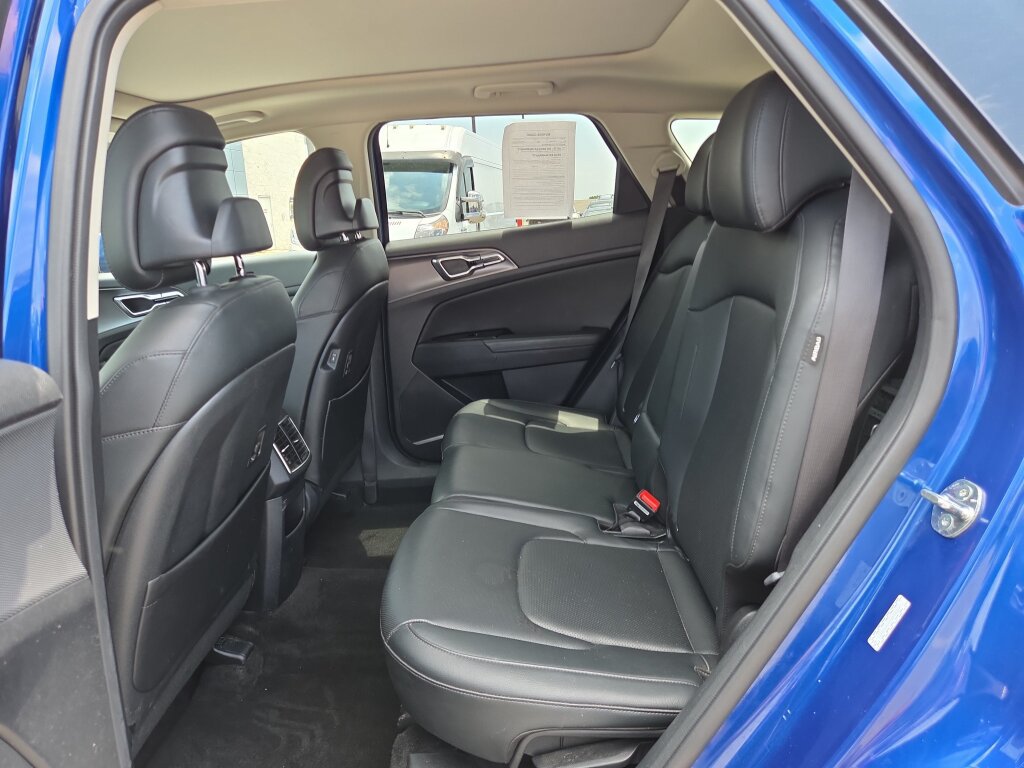 Used 2025 Kia Sportage SX FWD image 11