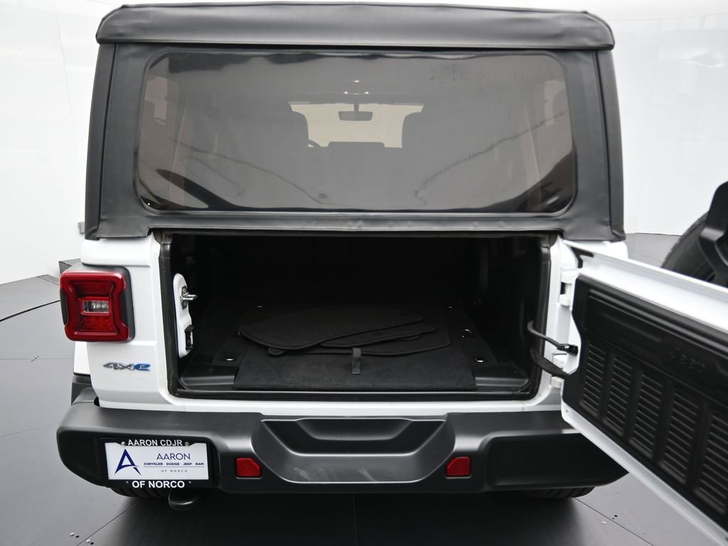 Used 2021 Jeep Wrangler Unlimited Sahara w/ Cold Weather Group image 18