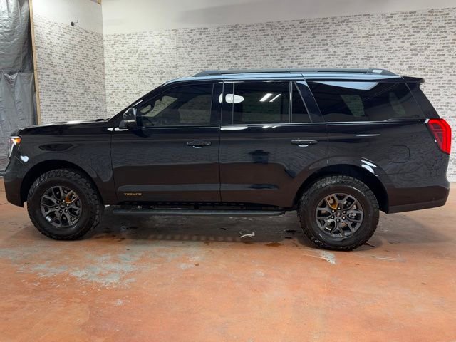 Used 2025 Ford Expedition Tremor image 4