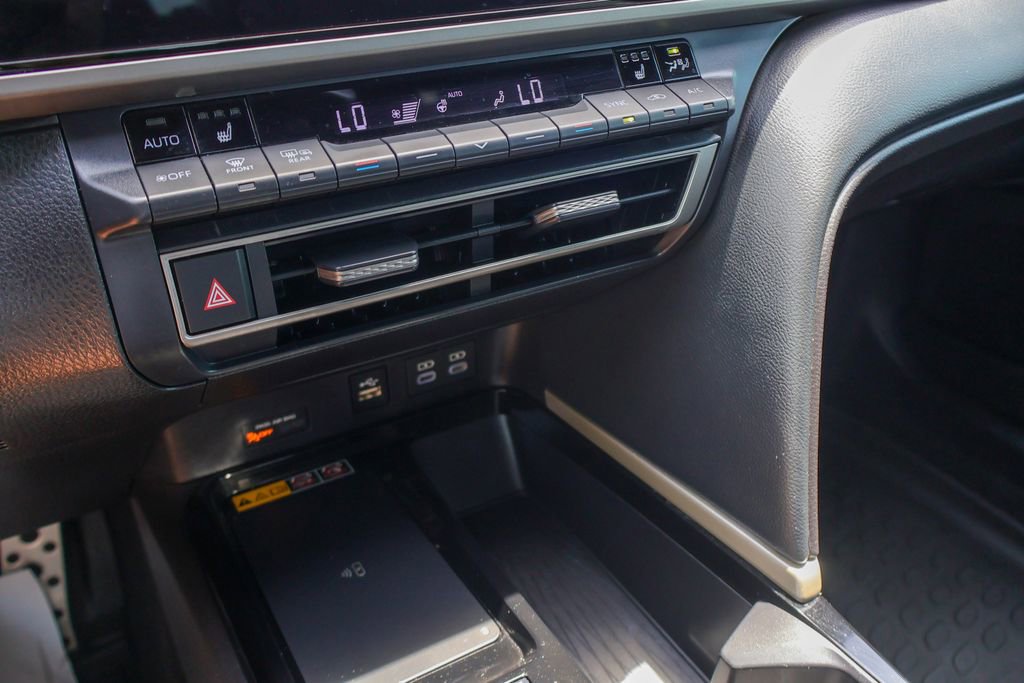 Used 2025 Toyota Camry XSE FWD image 16