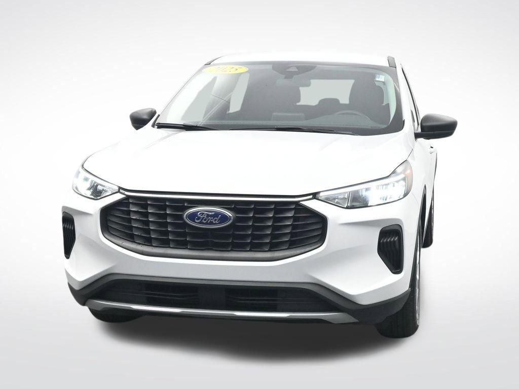 Used 2025 Ford Escape Active image 2
