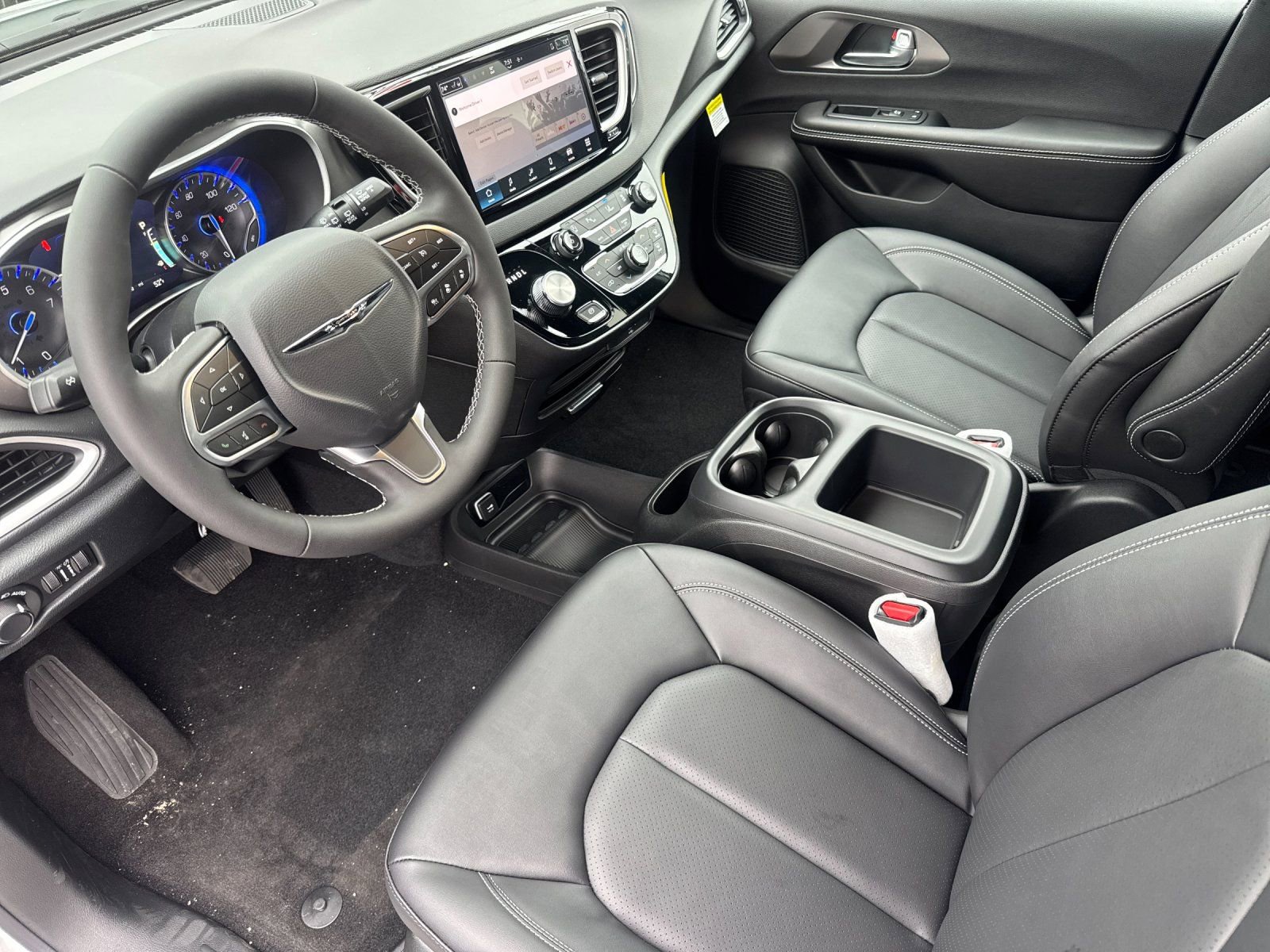 New 2026 Chrysler Voyager LX FWD image 10