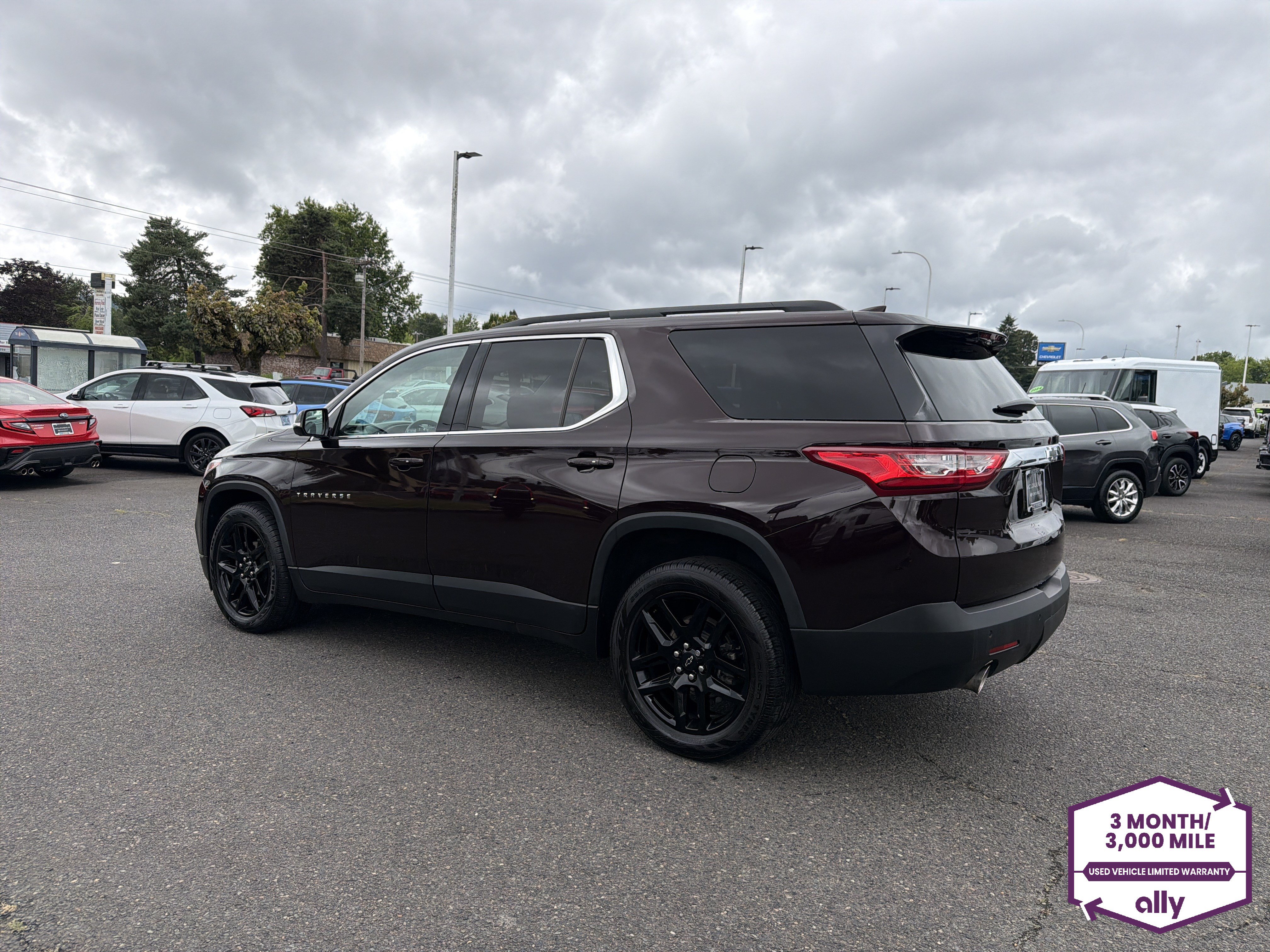 Used 2020 Chevrolet Traverse LT w/ LPO, Midnight Edition AWD/4WD image 3