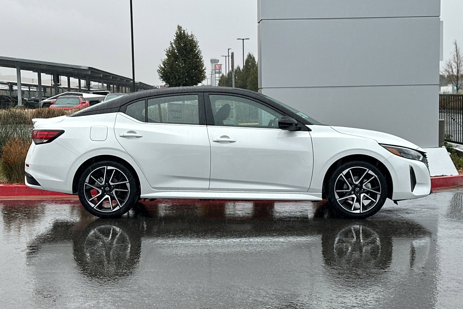New 2025 Nissan Sentra SR image 3