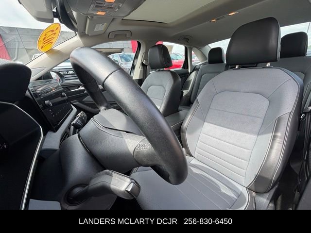 Used 2025 Volkswagen Jetta SE FWD image 21