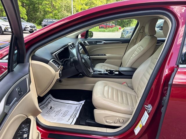 Used 2016 Ford Fusion SE w/ Equipment Group 202A FWD image 28