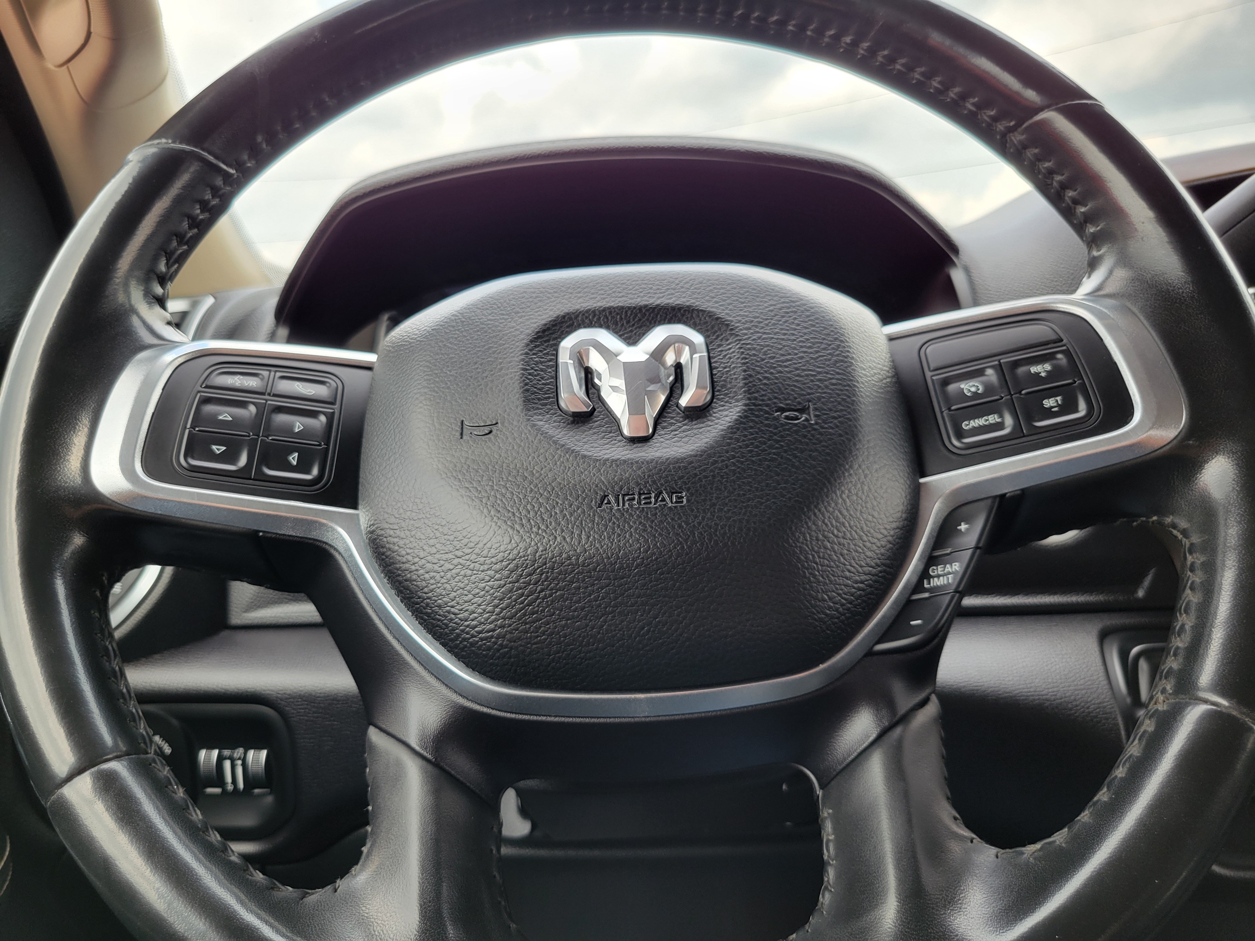 Used 2022 RAM 2500 Laramie AWD/4WD image 9