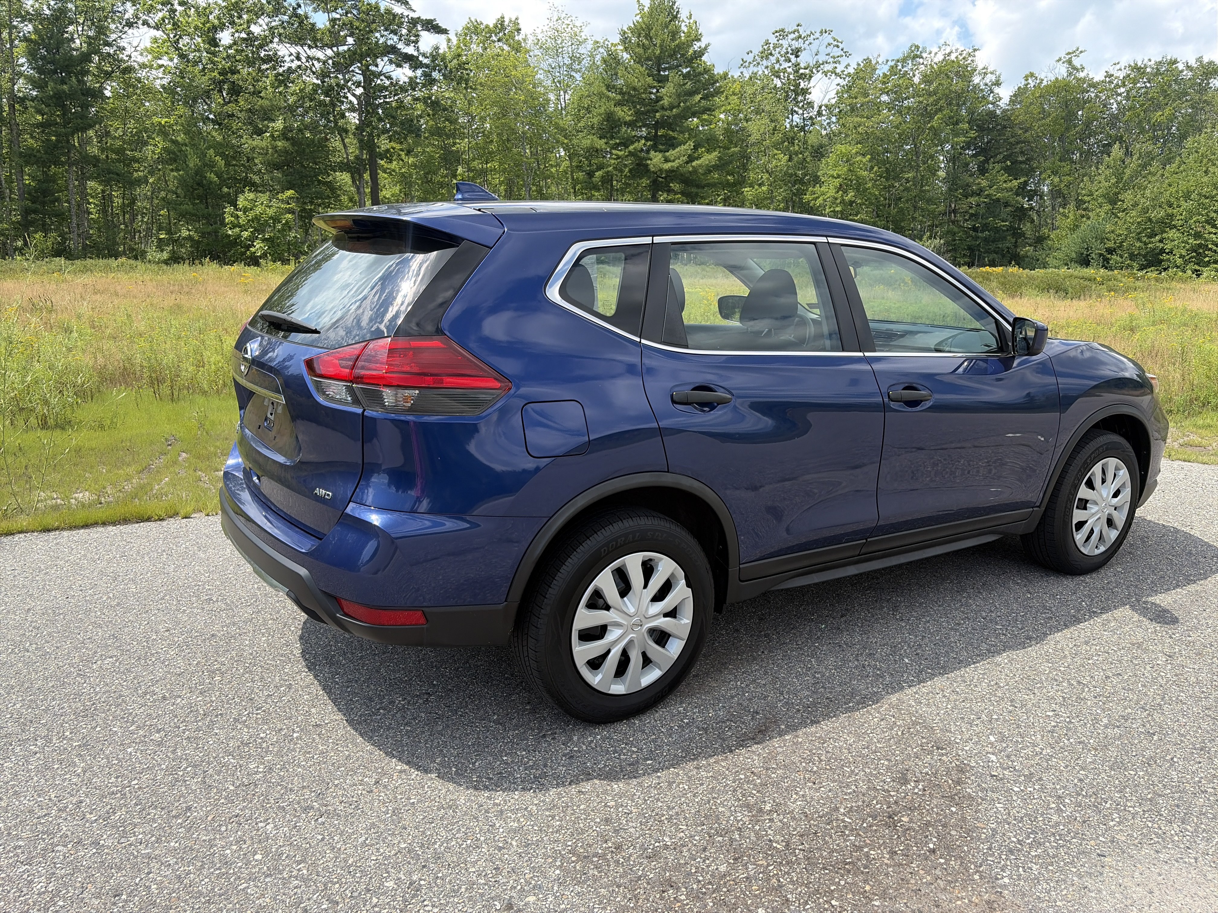 Used 2017 Nissan Rogue S AWD/4WD image 3