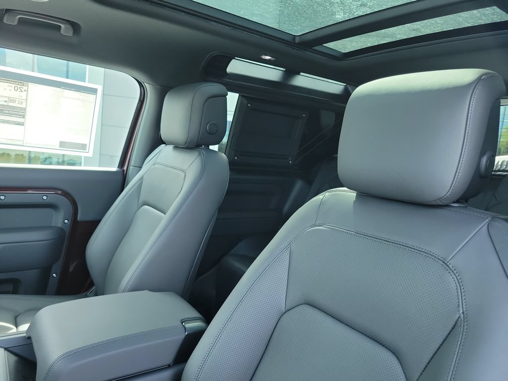 New 2026 Land Rover Defender 90 X-Dynamic SE AWD/4WD image 22