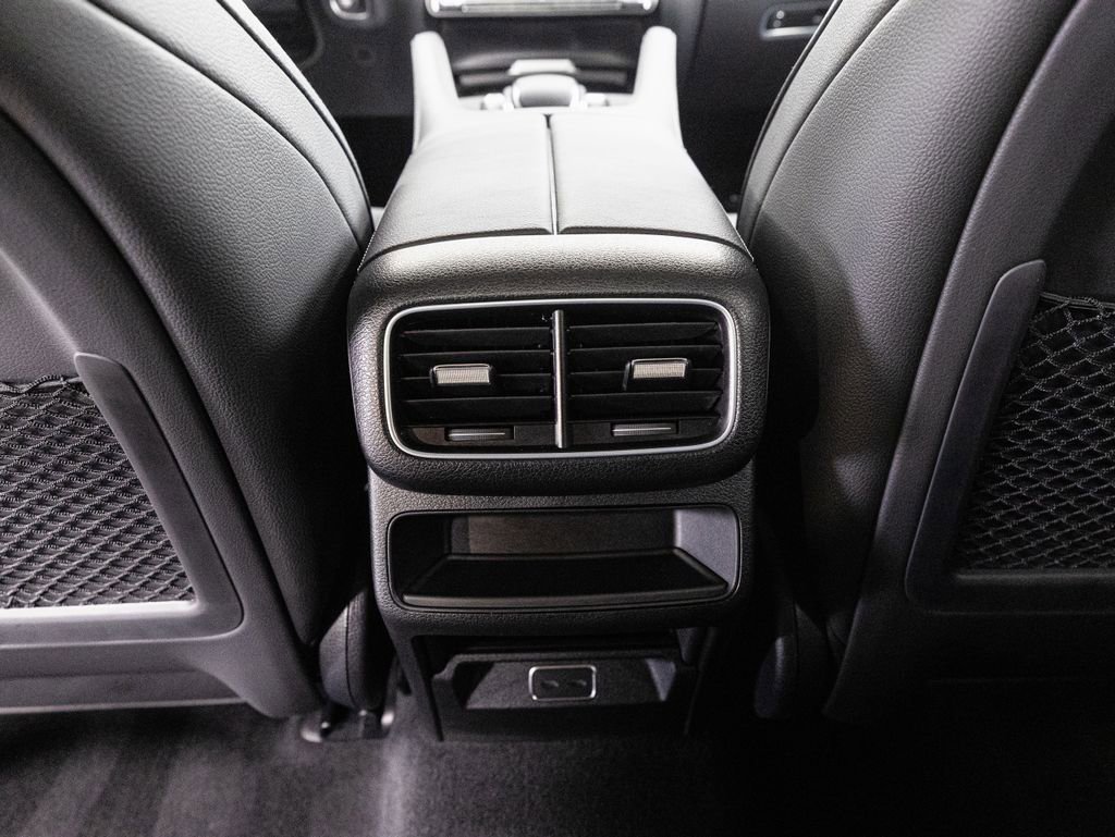 Used 2025 Mercedes-Benz GLE 450e 4MATIC w/ AMG Line Exterior image 30