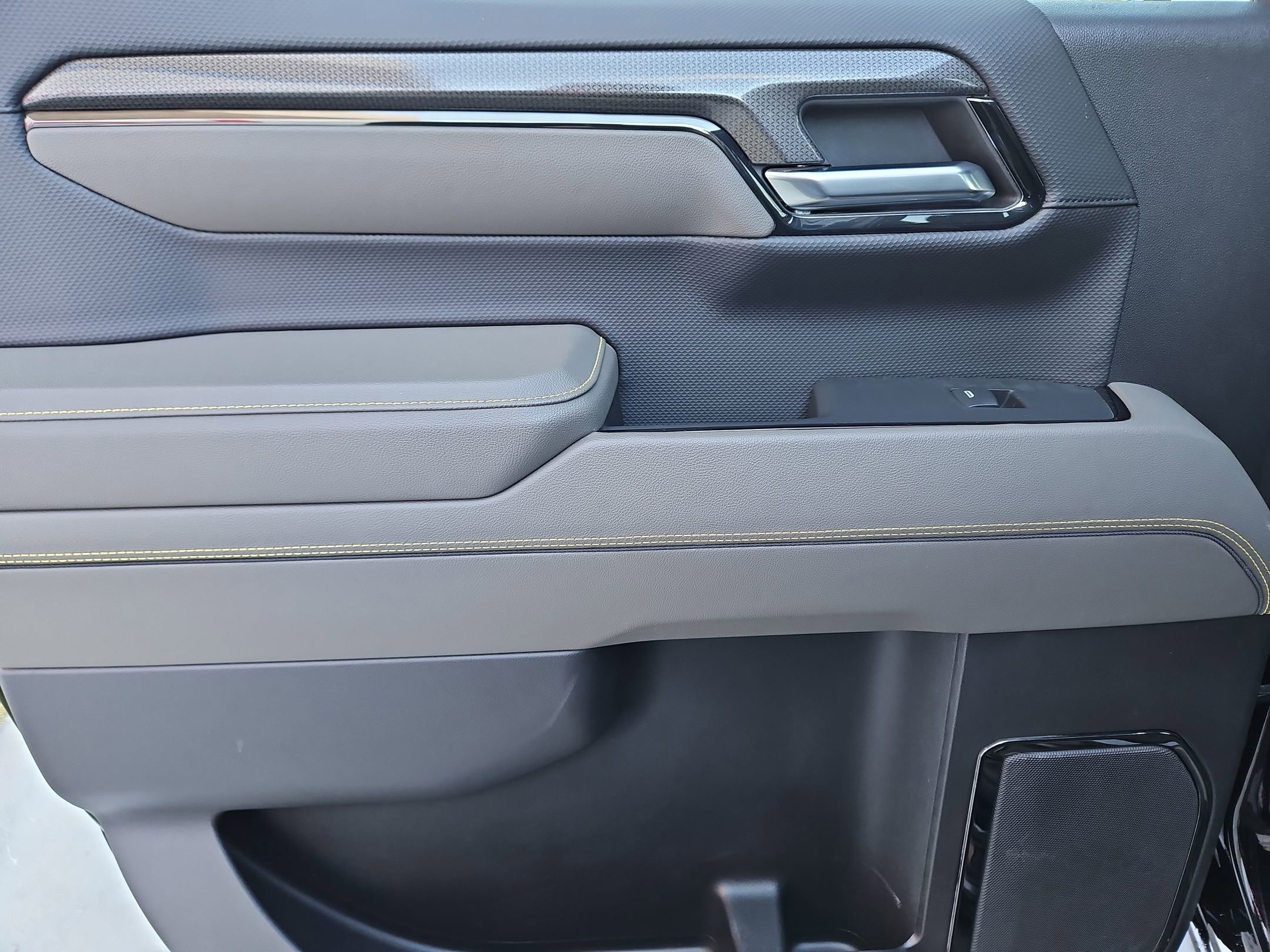 Used 2024 Chevrolet Silverado 1500 ZR2 w/ Technology Package image 35