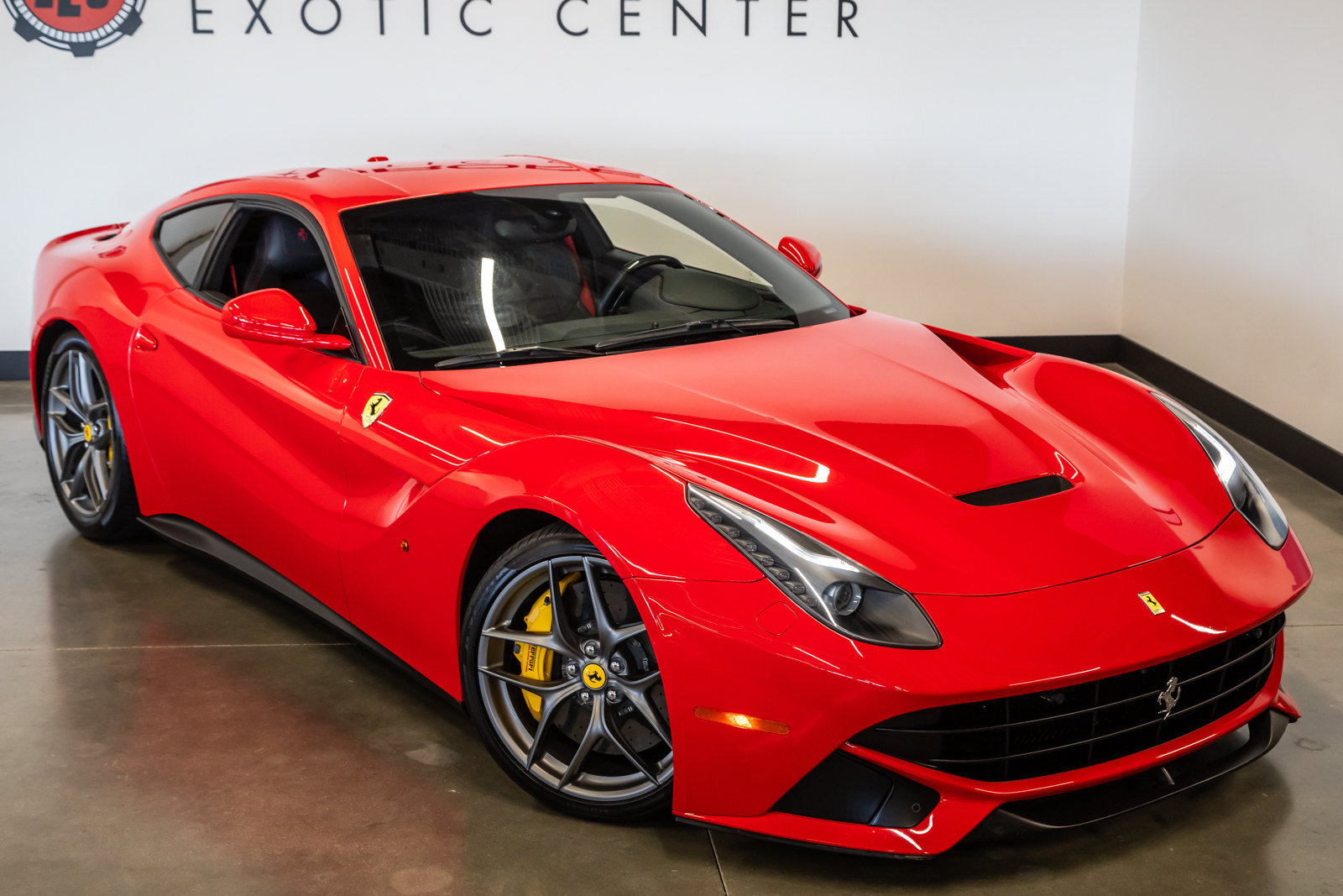 Used 2016 Ferrari F12 Berlinetta RWD image 2