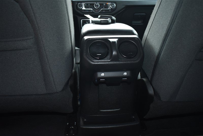 Used 2024 Jeep Wrangler Unlimited w/ Convenience Group AWD/4WD image 22