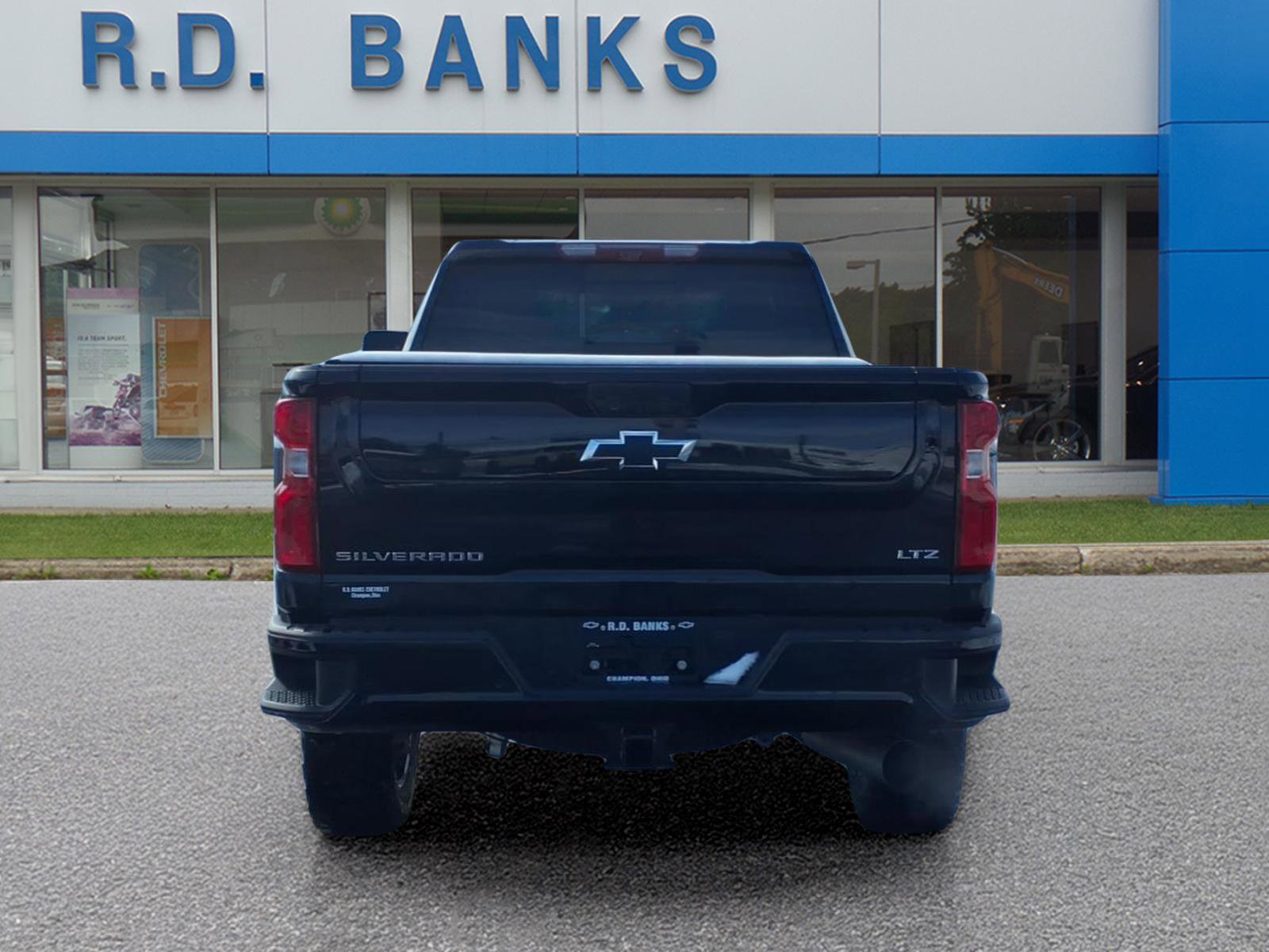 Used 2024 Chevrolet Silverado 3500 LTZ w/ LTZ Plus Package image 4