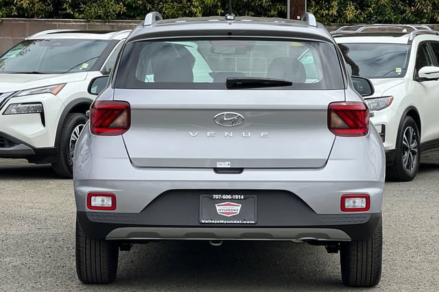 New 2026 Hyundai Venue SEL FWD image 7