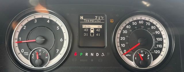 Used 2022 RAM 1500 Classic SLT image 24