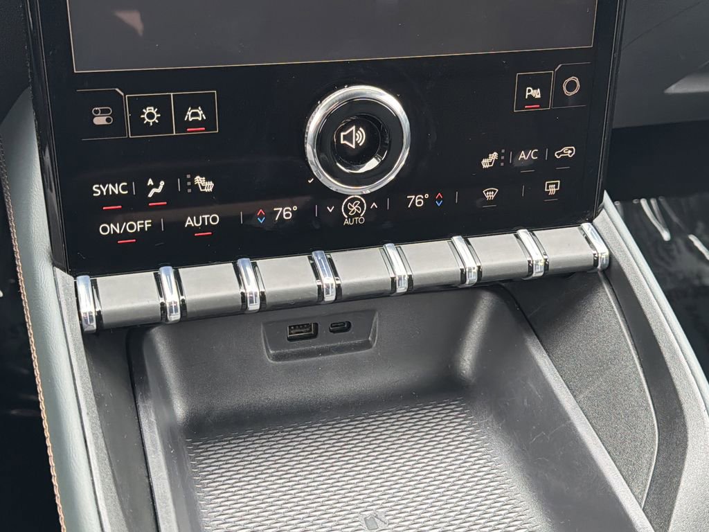 Used 2026 GMC Terrain AT4 image 6