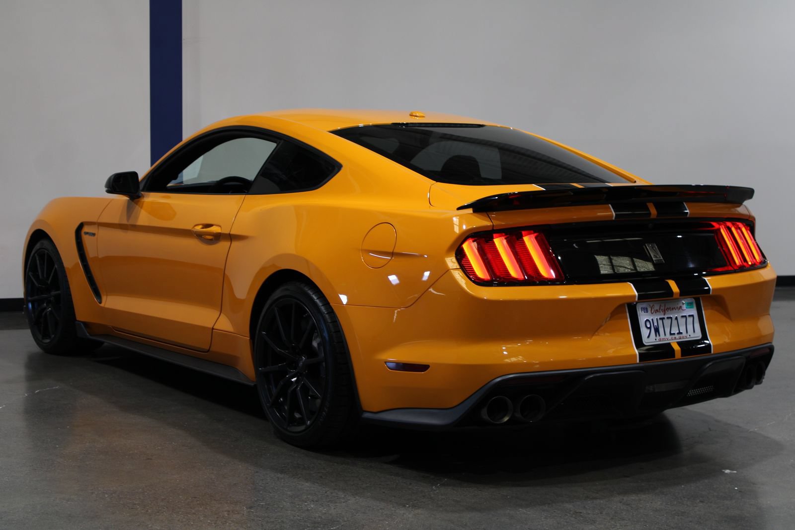 Used 2018 Ford Mustang Shelby GT350 w/ Convenience Package RWD image 15
