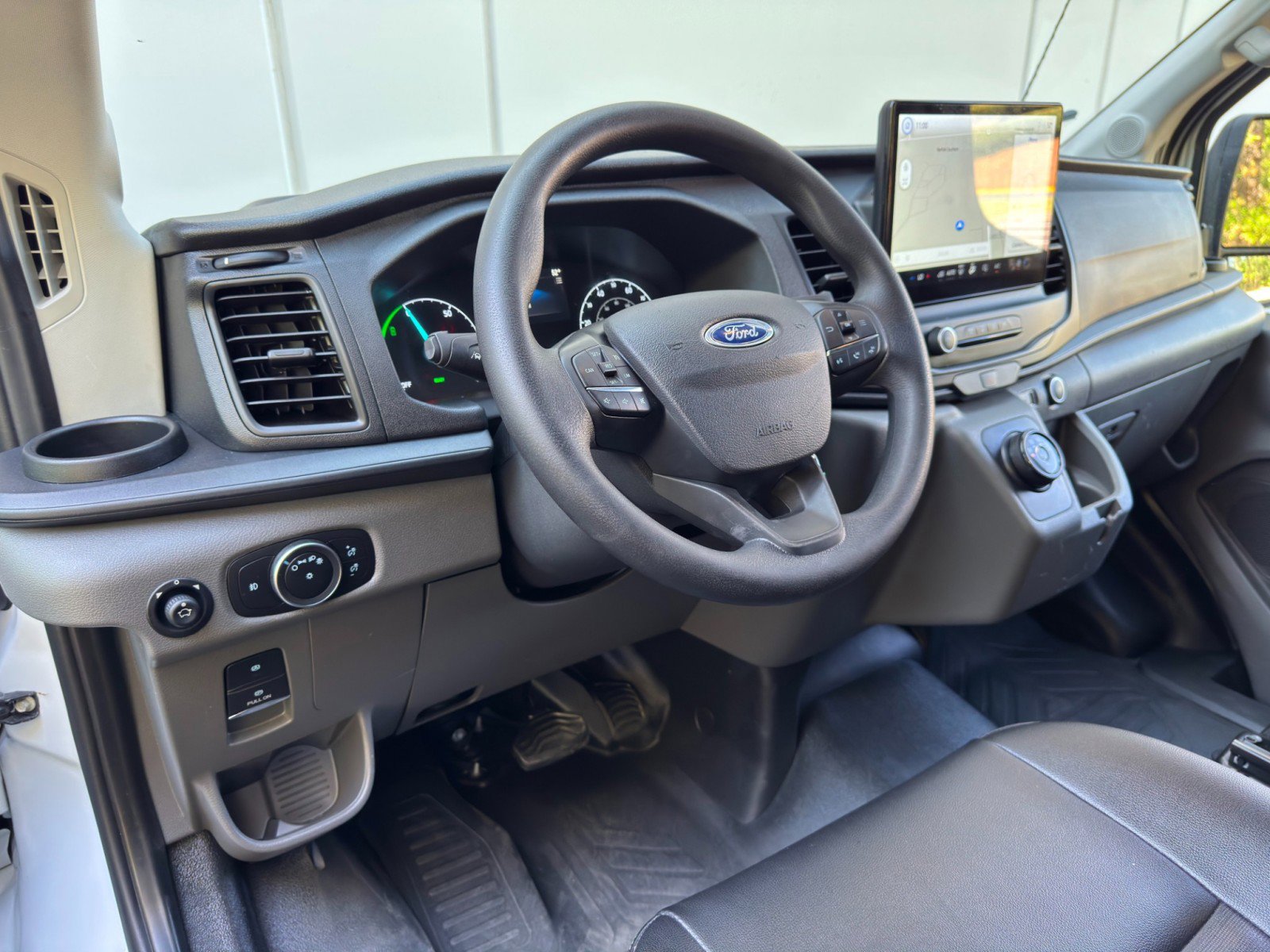 Used 2022 Ford E-Transit Medium Roof w/ Load Area Protection Package image 11