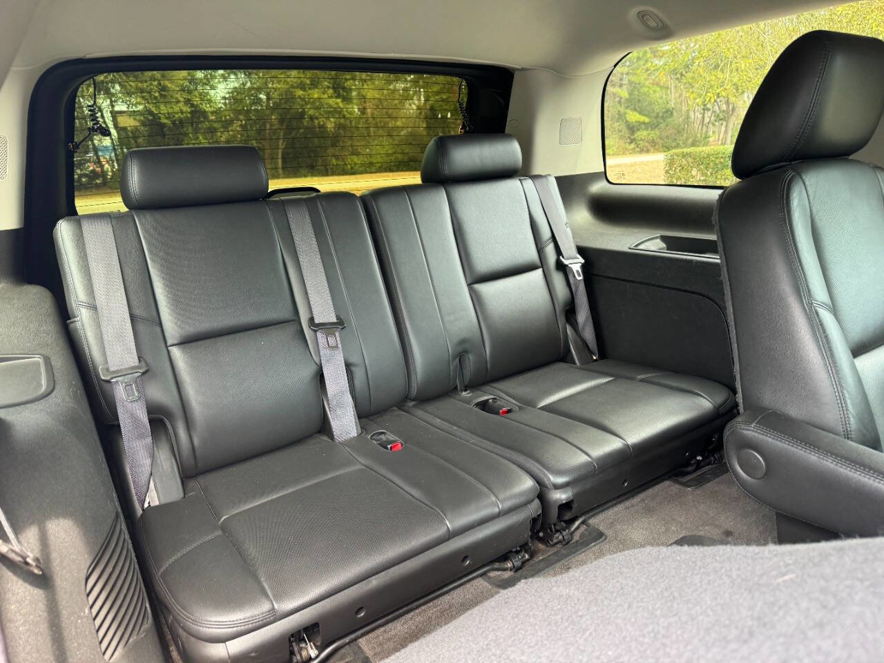 Used 2012 Cadillac Escalade Luxury image 43