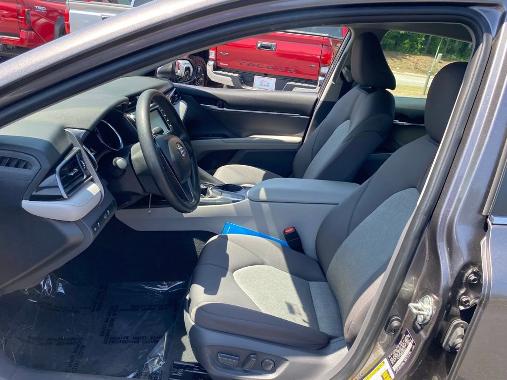 Used 2019 Toyota Camry LE FWD image 6