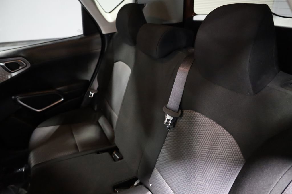 Used 2021 Kia Soul LX FWD image 19