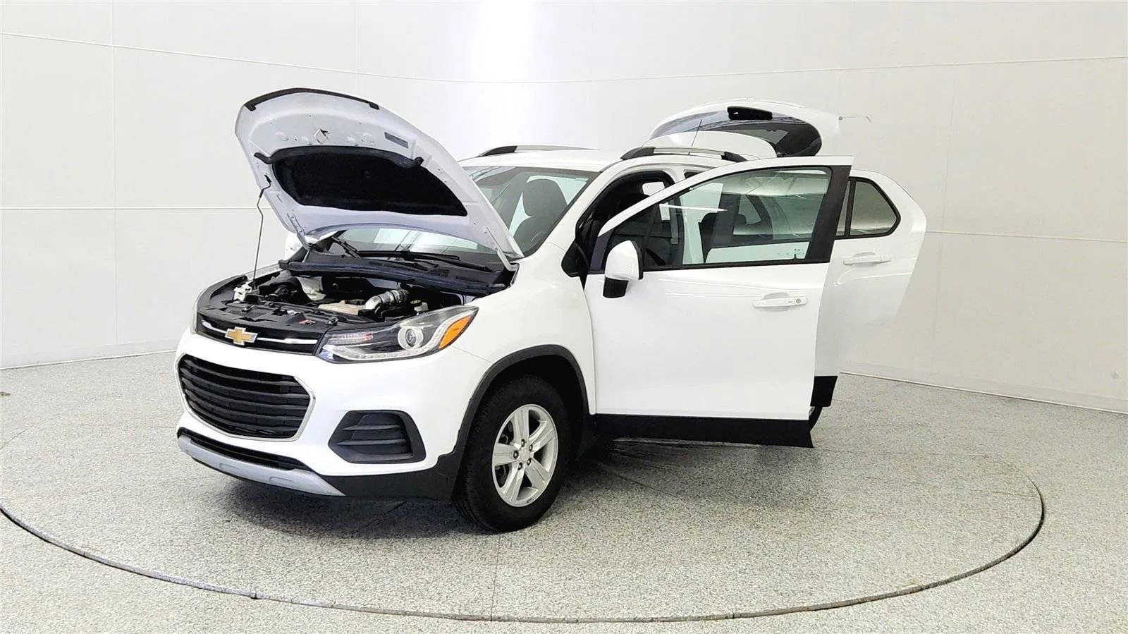 Used 2021 Chevrolet Trax LT w/ LT Convenience Package image 10