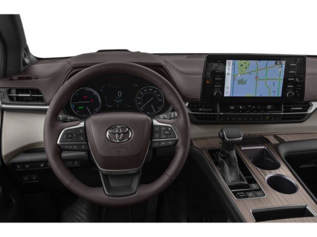 Used 2023 Toyota Sienna Platinum AWD/4WD image 7