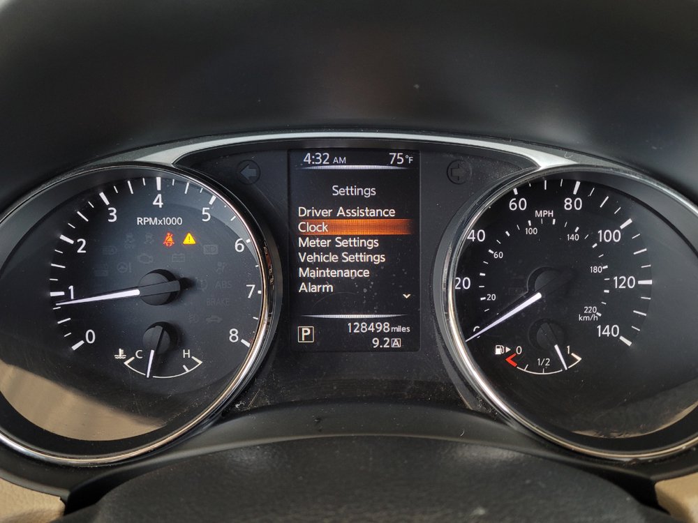Used 2016 Nissan Rogue SV AWD/4WD image 23