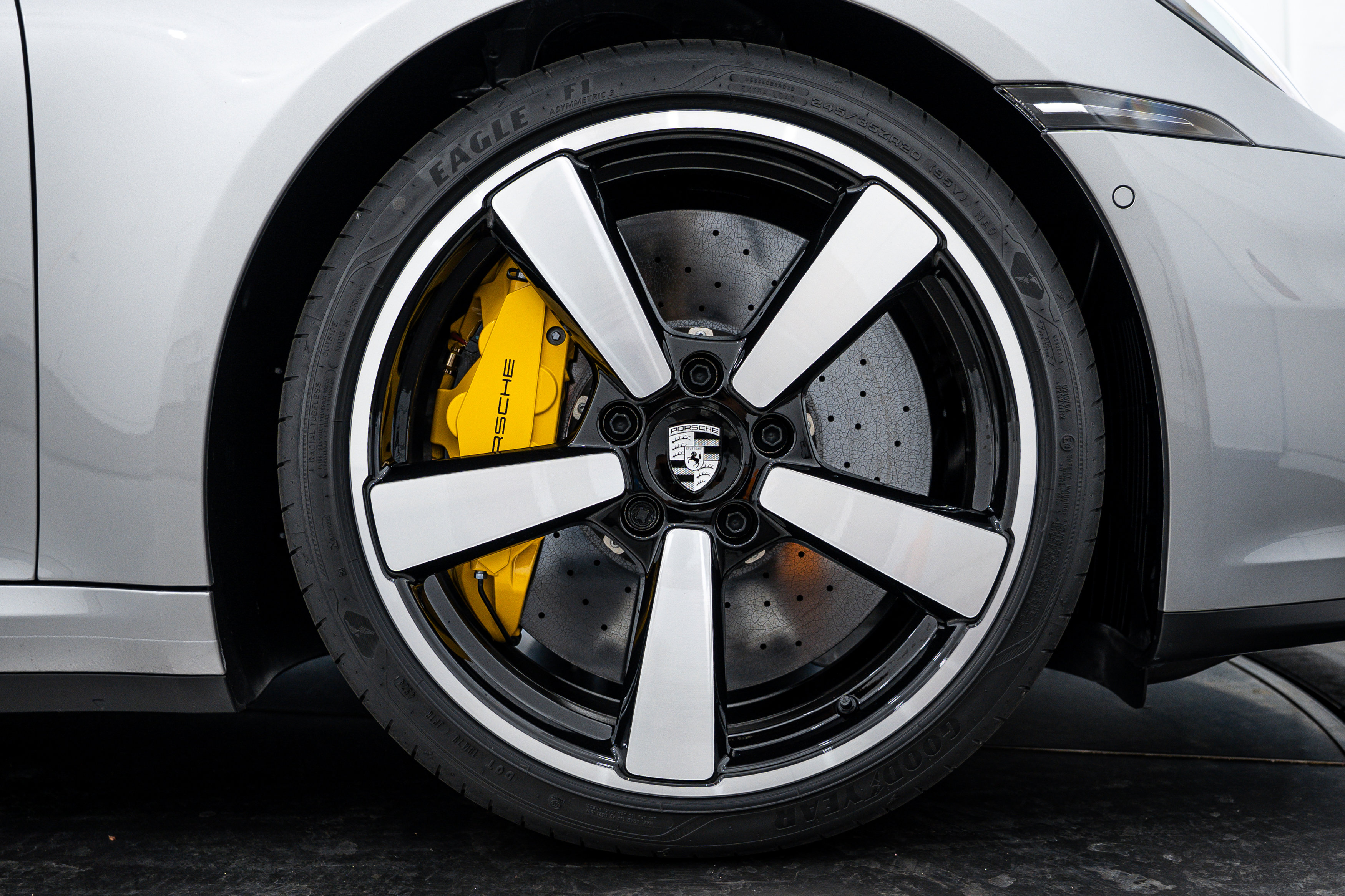 Certified 2025 Porsche 911 Carrera S image 11