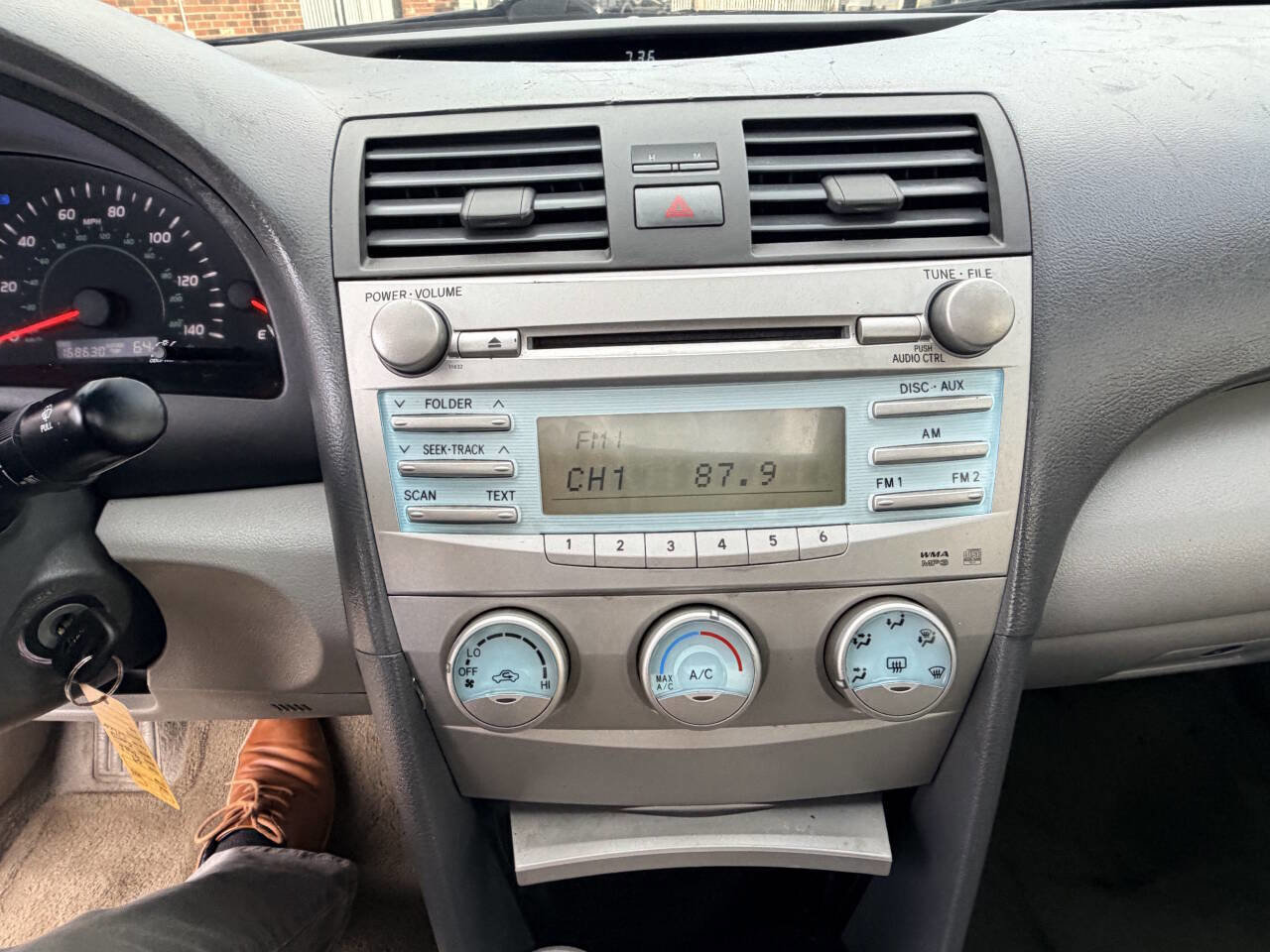 Used 2009 Toyota Camry LE FWD image 6