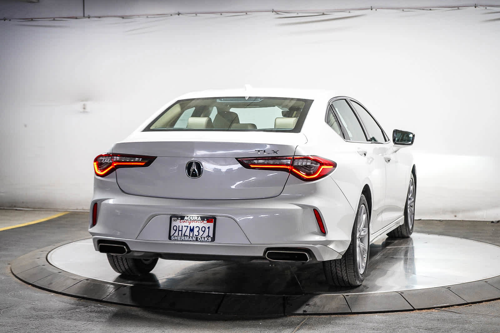 Used 2023 Acura TLX image 6
