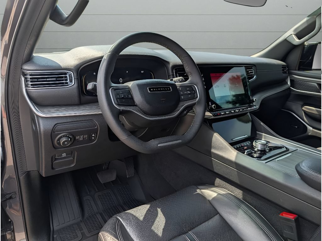 Used 2024 Jeep Wagoneer Series II AWD/4WD image 19