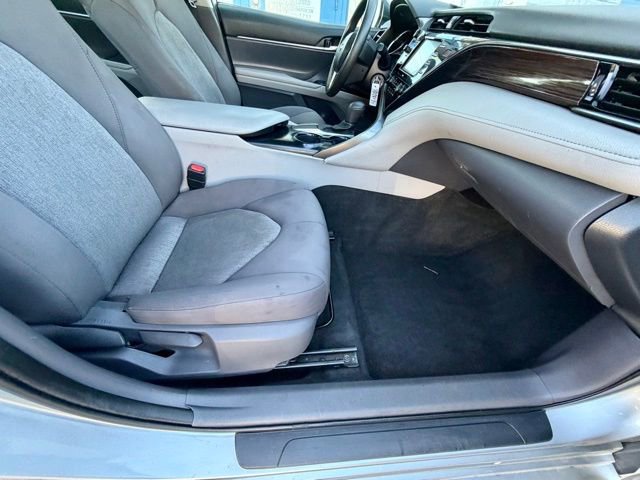 Used 2020 Toyota Camry LE FWD image 18