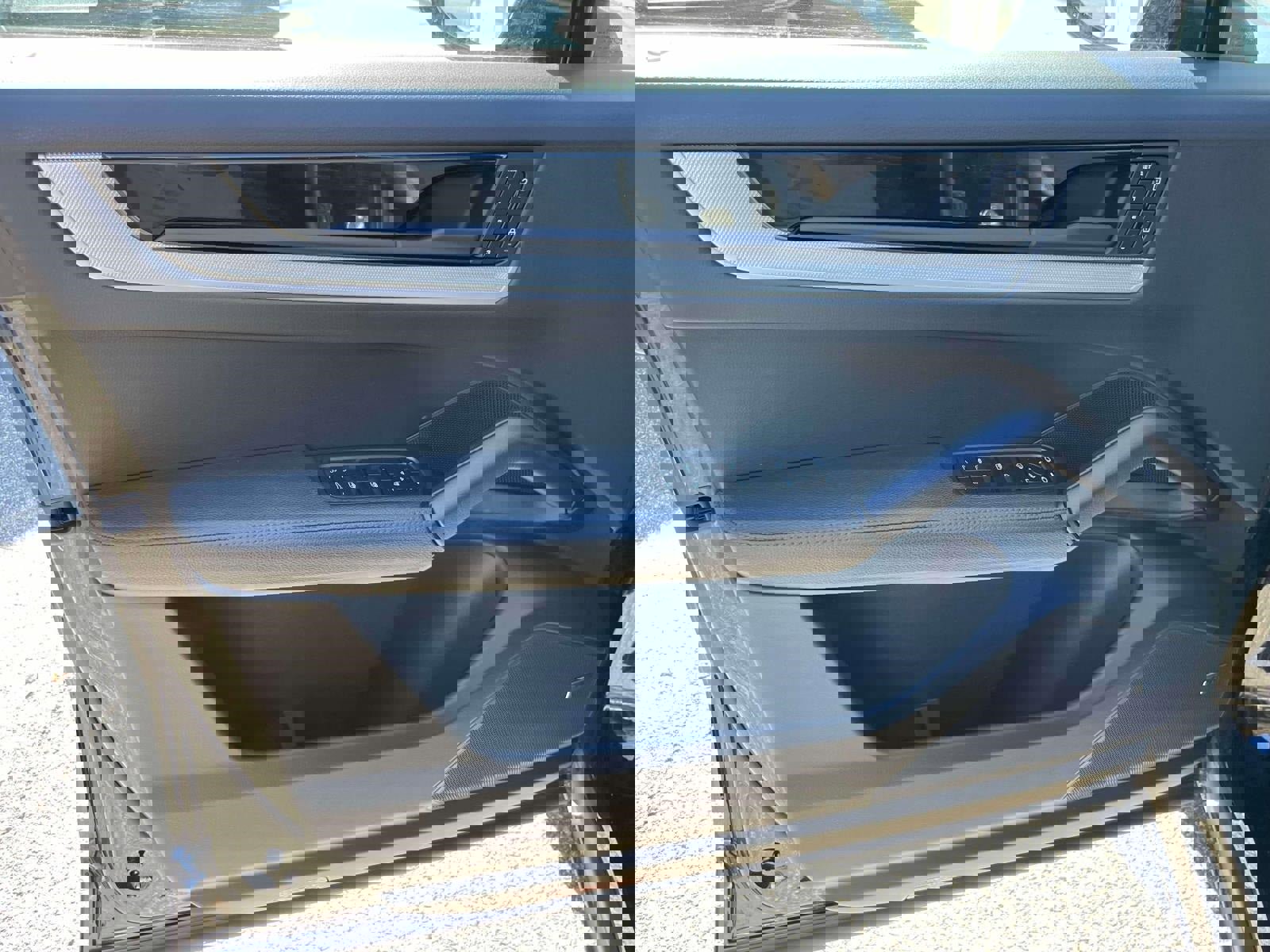 Used 2024 Porsche Cayenne image 16