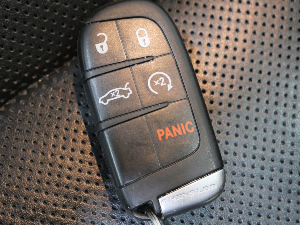 Used 2013 Chrysler 300 C image 25