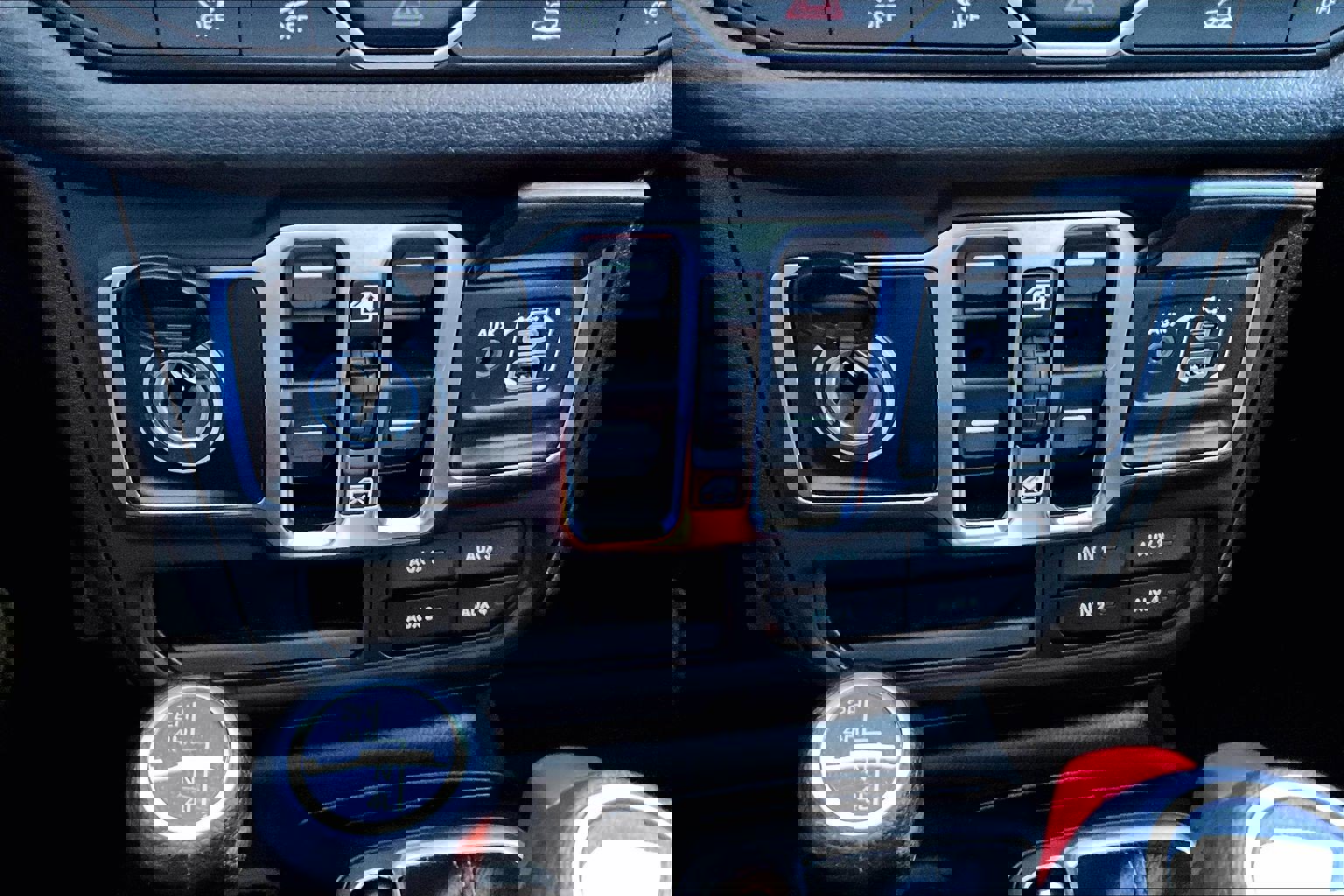 Used 2025 Jeep Gladiator Sport image 17