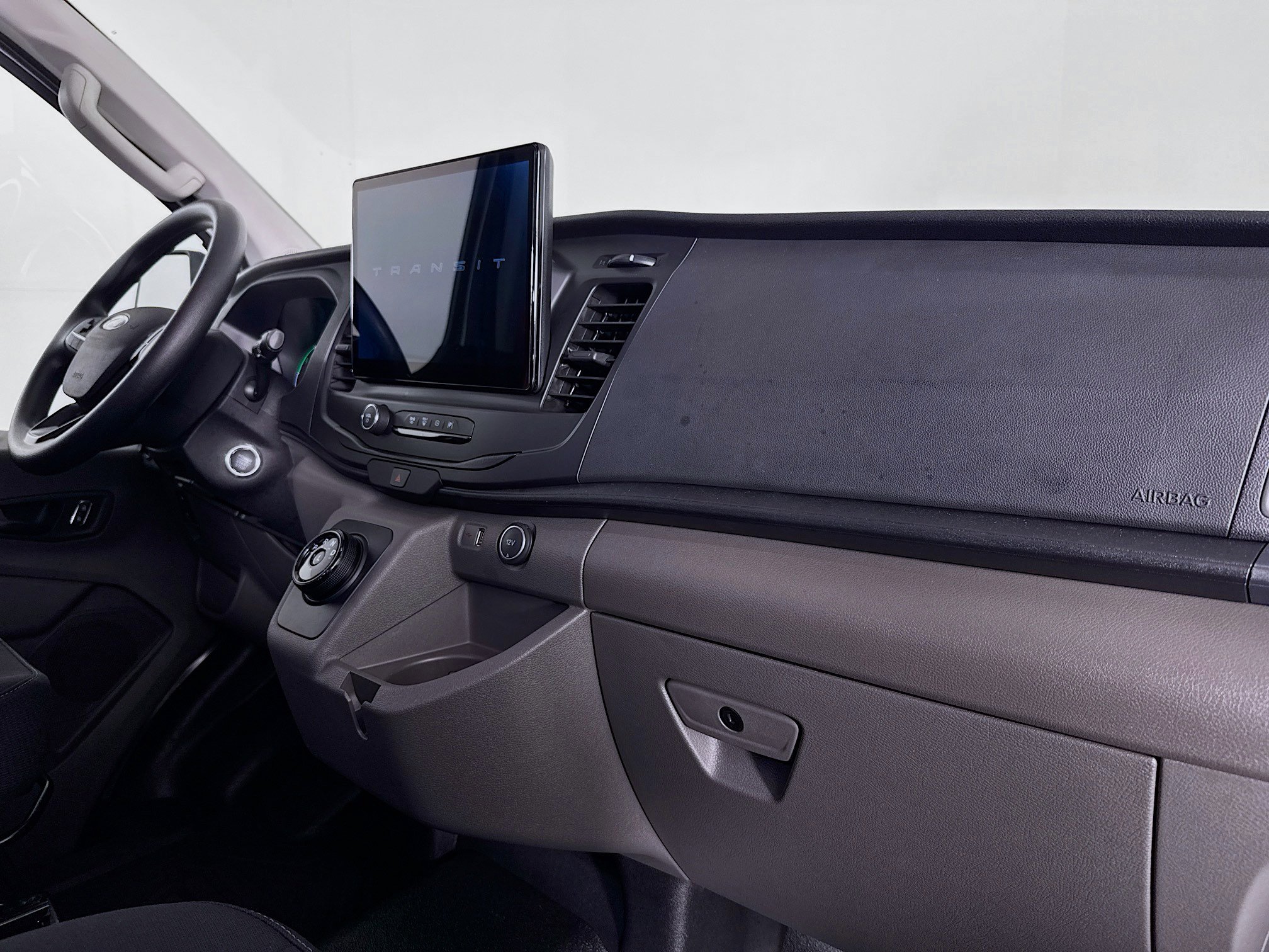 Used 2023 Ford E-Transit Low Roof image 25