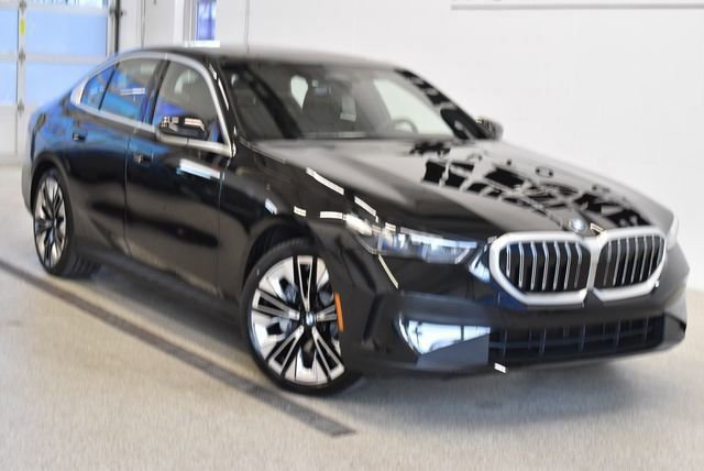New 2026 BMW 530i xDrive w/ Premium Package AWD/4WD image 1