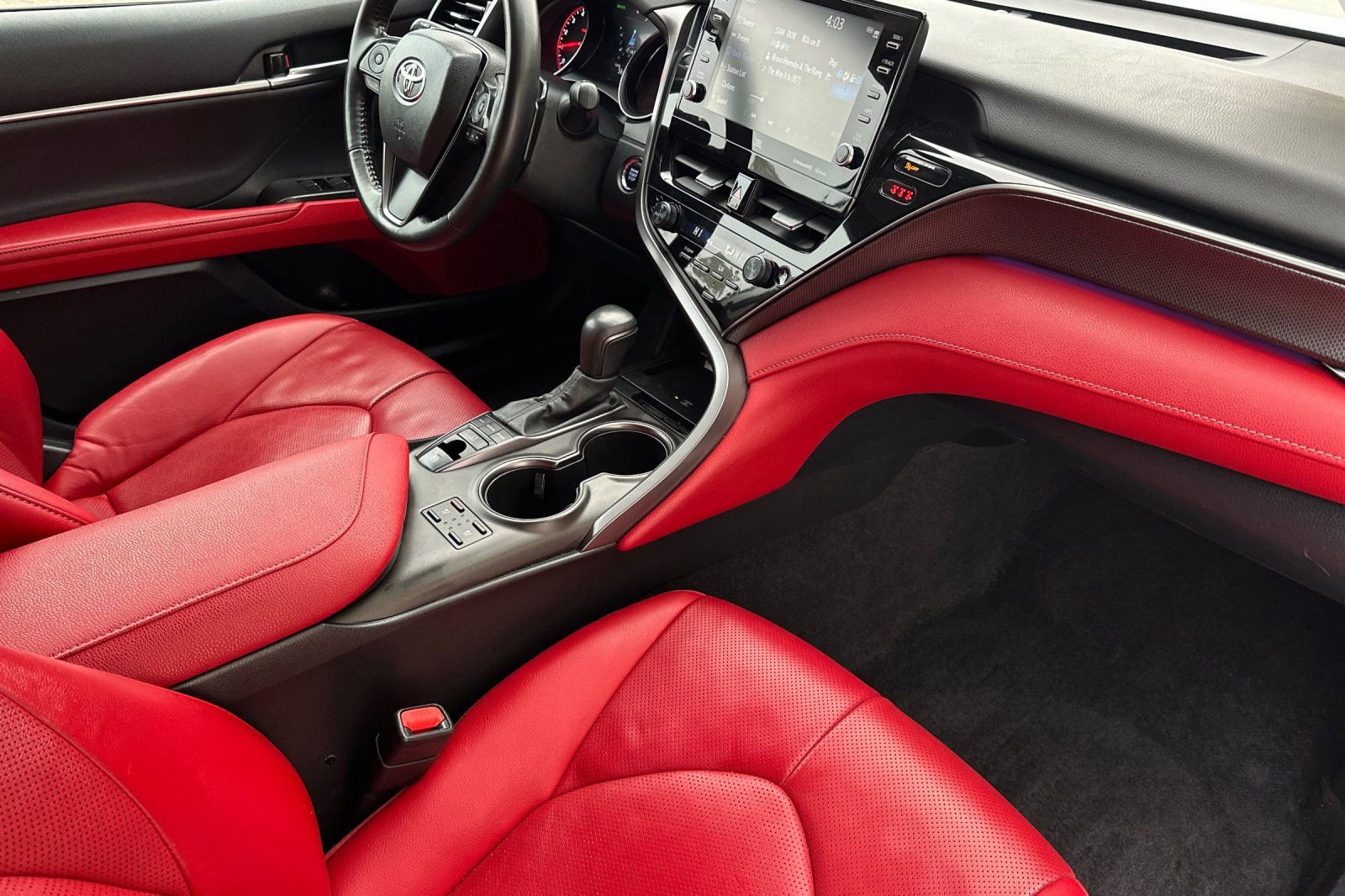 Used 2023 Toyota Camry XSE w/ Navigation Package image 15