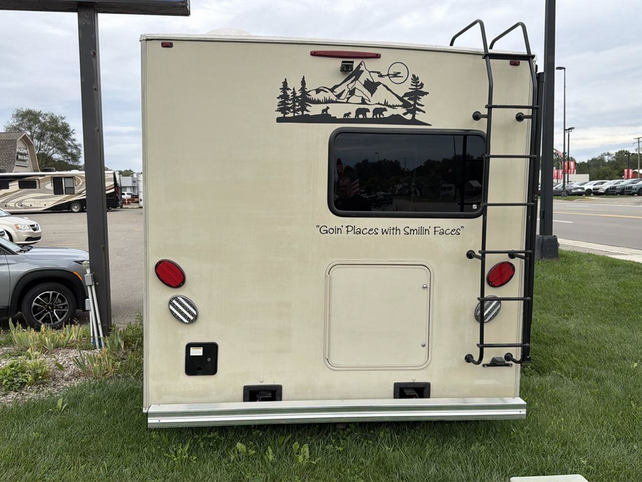 Used 2018 Ford E-350 and Econoline 350 Super Duty w/ Motorhome Prep Package RWD image 6
